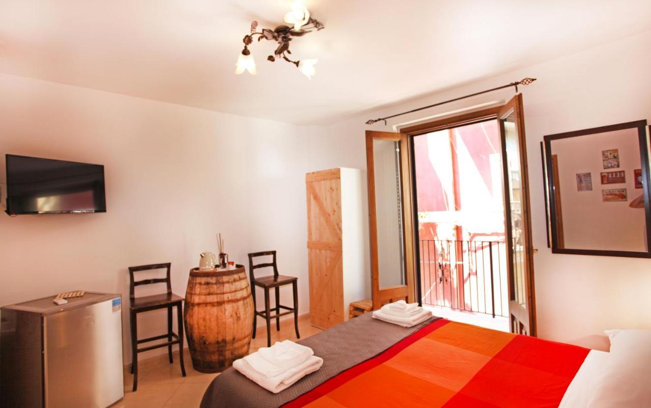 Bed and Breakfast Taormina Bed And Beercraft Екстер'єр фото